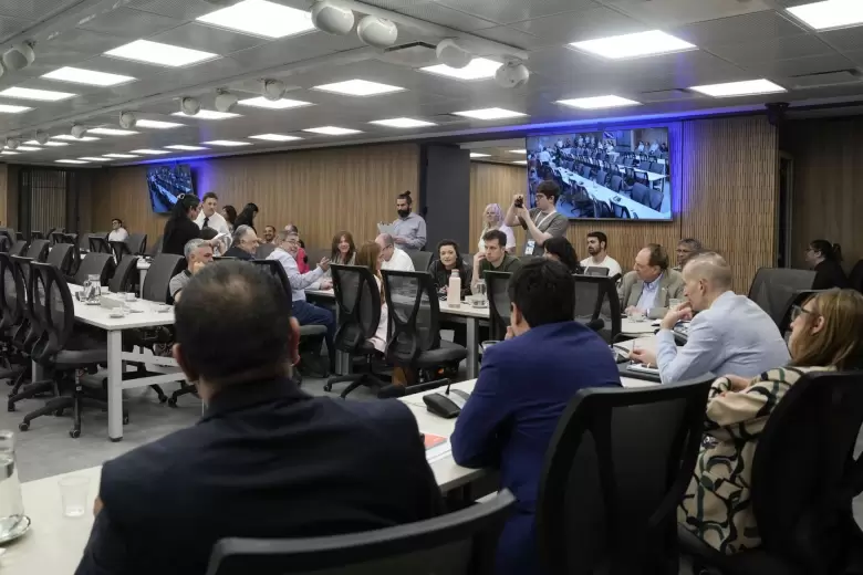 Comisi�n pymes y coop Diputados