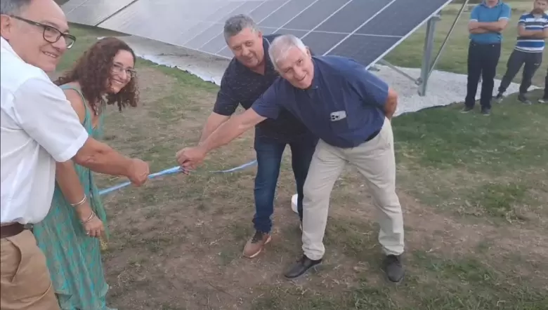 CoopLasVaras_inaugura Parque solar_01