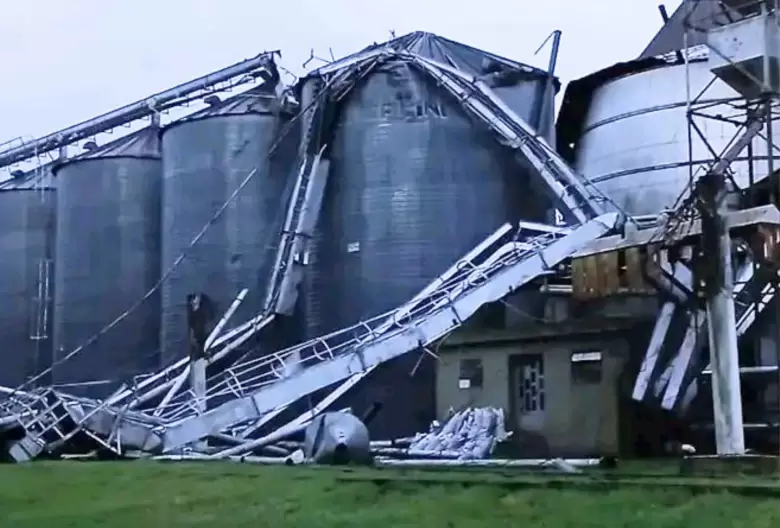 Bombal _ tornado