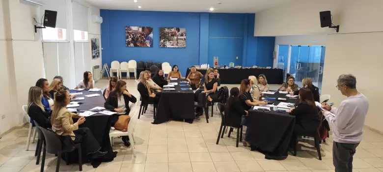 Mesa de mujeres Fecescor