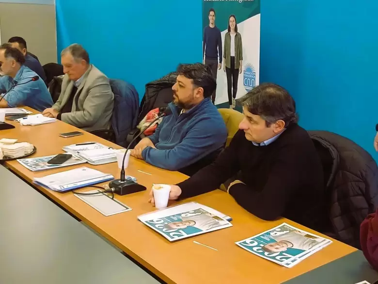 Reuni�n Fundaci�n Pedag�gica Cooperativa y Mutual Suramericana (FPCMS)
