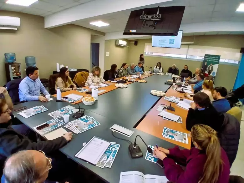 Reuni�n Fundaci�n Pedag�gica Cooperativa y Mutual Suramericana (FPCMS)